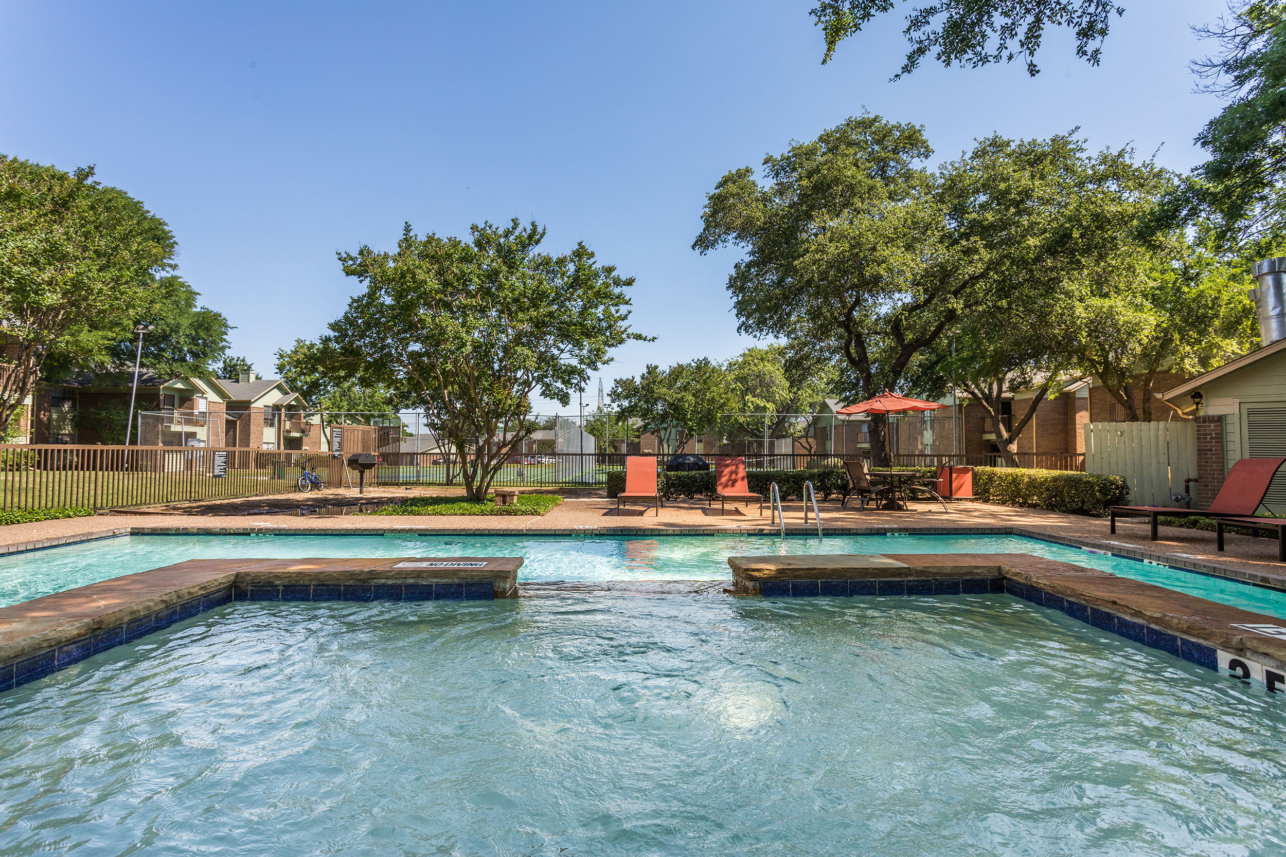 Fox Trails Apartment Homes IRT Living